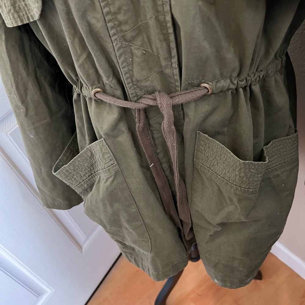 Army green utility jacket EUC - Picture 3 of 14